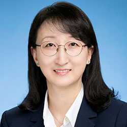 Caroline Sunyong Lee